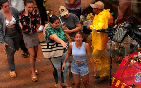 Viele Familien haben ihre Angehörigen verloren. - Foto: Silvia Izquierdo/AP/dpa