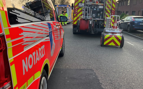 FW-OB: Verkehrsunfall - Ehrenamtliche leisten Erste Hilfe - Foto: presseportal.de