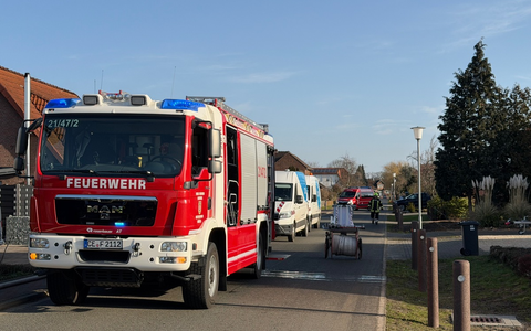 FW Flotwedel: Gasaustritt nach Bauarbeiten: Feuerwehr Bröckel sichert Einsatzstelle in der Zirkenteilstraße - Foto: presseportal.de
