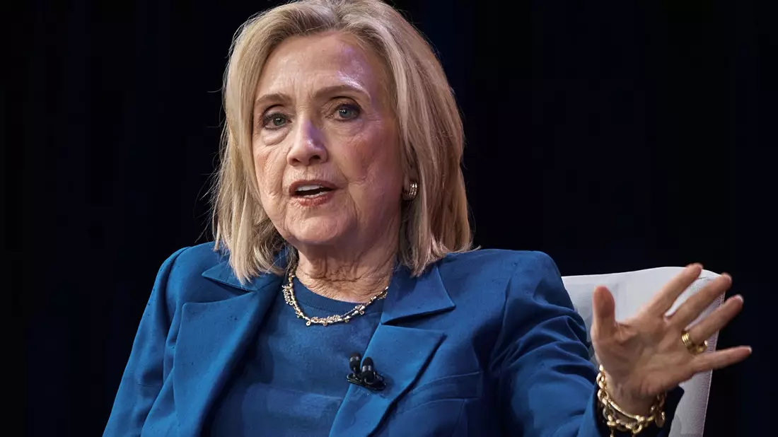 Die frühere US-Außenministerin Hillary Clinton hat bei einer Befragung vor dem US-Parlament jede Kenntnis von Straftaten des verurteilten Sexualstraftäters Jeffrey Epstein zurückgewiesen.  - Bild: Andres Kudacki/FR170905 AP/AP/dpa