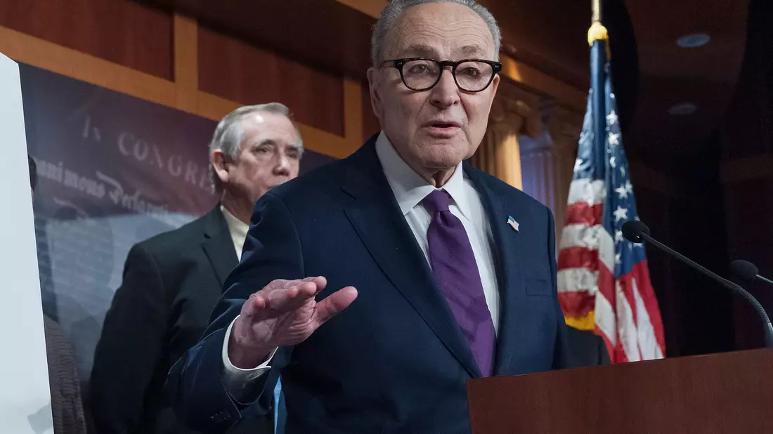 Der Minderheitsführer der Demokraten im Senat, Chuck Schumer, erhebt schwere Vorwürfe gegen das US-Justizministerium.  - Bild: J. Scott Applewhite/AP/dpa