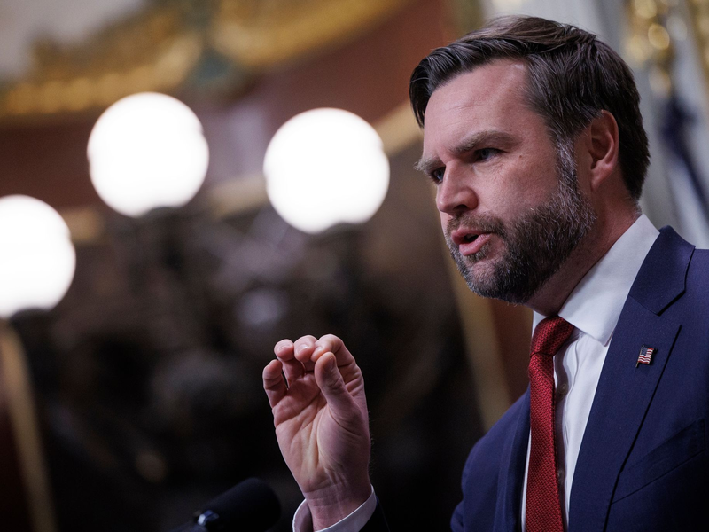 US-Vizepräsident sieht laut einem Bericht keine Gefahr, dass die USA in einen langwierigen Krieg in Nahost verwickelt werden könnten.  - Foto: Tom Brenner/AP/dpa