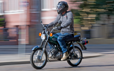 Neue Kennzeichen kommen für bestimmte Fahrzeuge. (Symbolbild) - Foto: Hendrik Schmidt/dpa-Zentralbild/dpa
