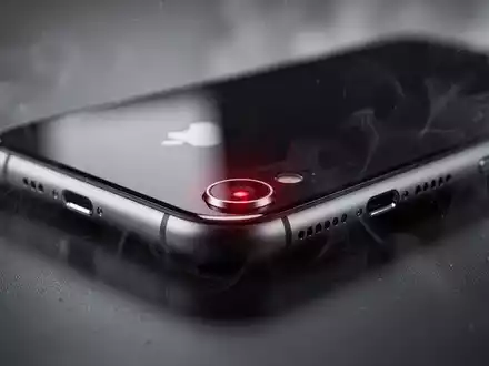 Predator-Spyware umgeht Apples iPhone-Kameraschutz - Foto: über boerse-global.de