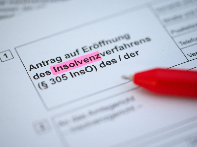 Nach Angaben des Dienstleisters Crif ist die Zahl der Privatinsolvenzen 2025 in Deutschland gestiegen. (Symbolbild) - Foto: Jonas Walzberg/dpa