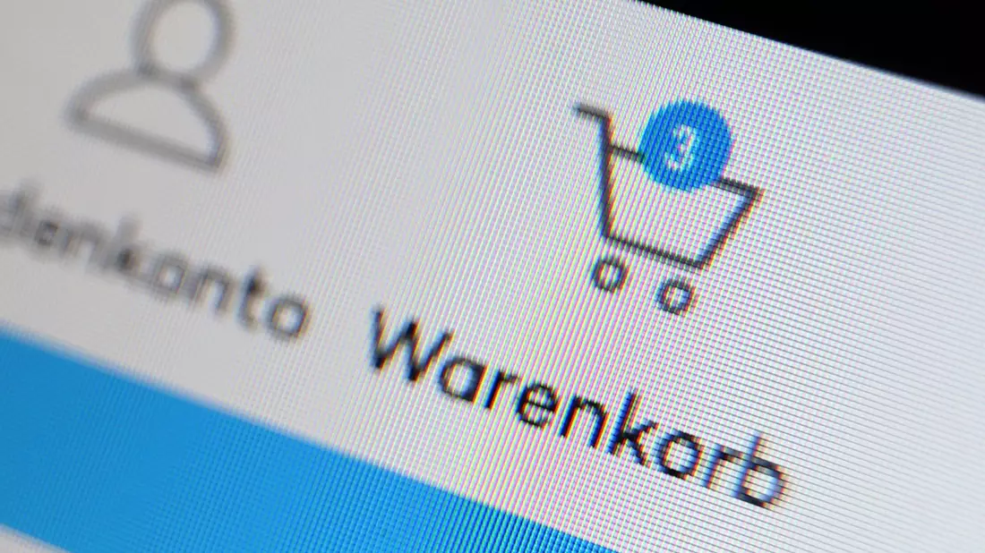 Bisher will eine Mehrheit den Warenkorb beim Online-Einkauf noch selbst befüllen und das nicht der KI überlassen. (Symbolbild) - Bild: Karl-Josef Hildenbrand/dpa