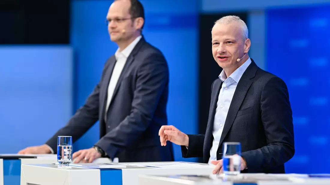 Der Dax-Konzern baut Tausende Jobs ab. (Archivbild) - Bild: Uwe Anspach/dpa