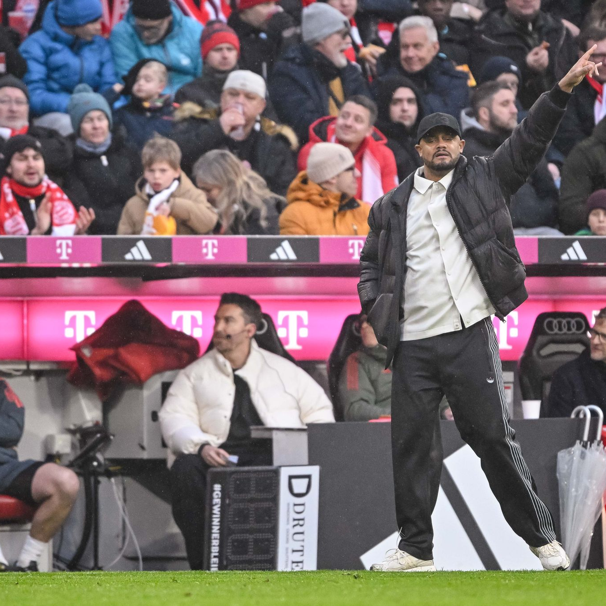 Kompany strebt einen Sieg in Dortmund an. (Archivbild) - Foto: Harry Langer/dpa