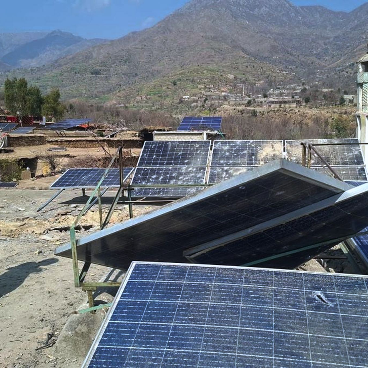 Auch auf pakistanischer Seite gab es Schäden nach Gefechten zwischen afghanischen und pakistanischen Truppen. - Foto: Uncredited/AP/dpa