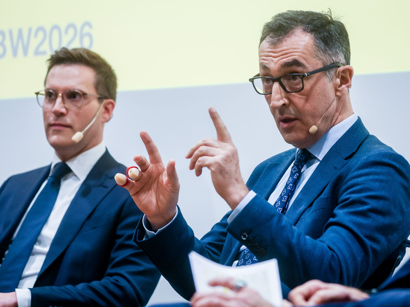 Immer kleiner wurde der Abstand zwischen Özdemir und Hagel. (Archivbild) - Foto: Christoph Schmidt/dpa