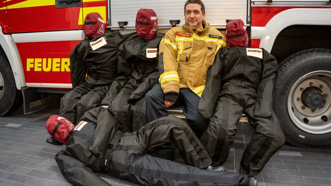 FW-OLL: Vier neue Mitglieder für die Gemeindefeuerwehr Großenkneten - Bild: presseportal.de