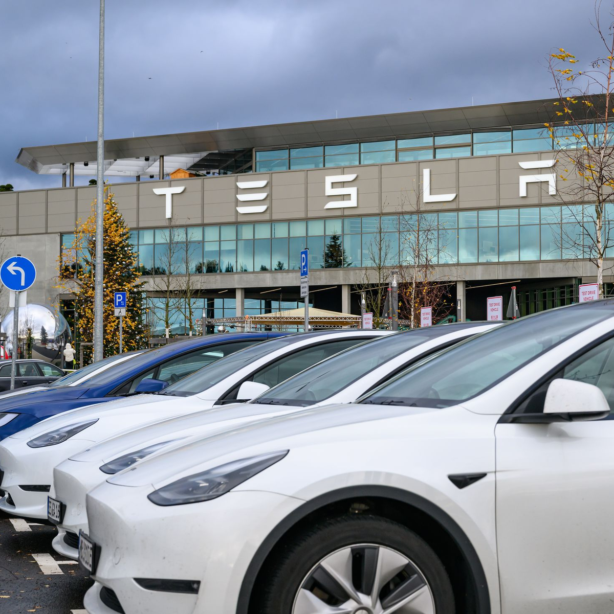 Im Tesla-Werk nahe Berlin wird ein neuer Betriebsrat gewählt – es geht aber um mehr. (Symbolbild) - Foto: Patrick Pleul/dpa