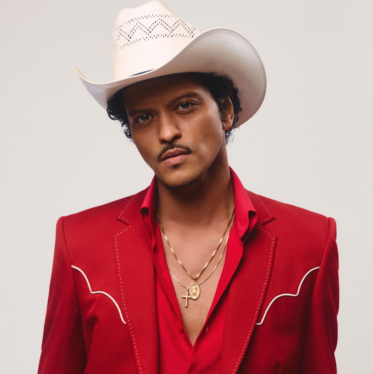 «The Romantic» heißt das neue Album von Bruno Mars. - Foto: John V. Esparza/Warner Music/dpa