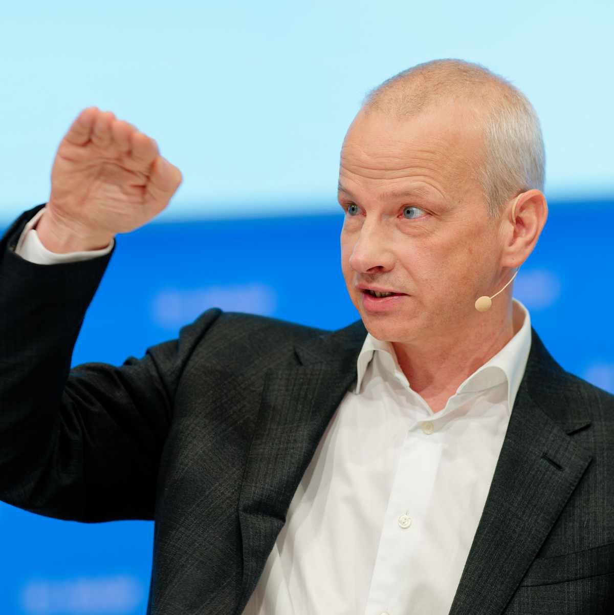 BASF-Chef Kamieth setzt weiter den Rotstift an.  - Foto: Uwe Anspach/dpa