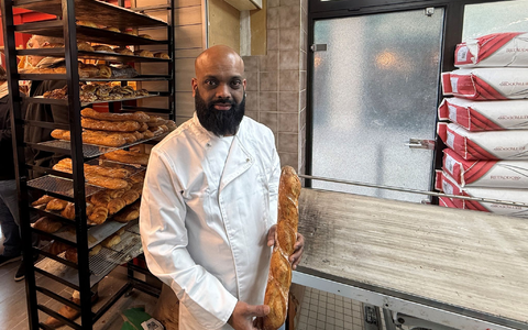 Der Gewinner des Grand Prix de la Baguette der Stadt Paris darf während eines Jahres den Élysée-Palast mit seinem Brot beliefern. - Foto: Michael Evers/dpa