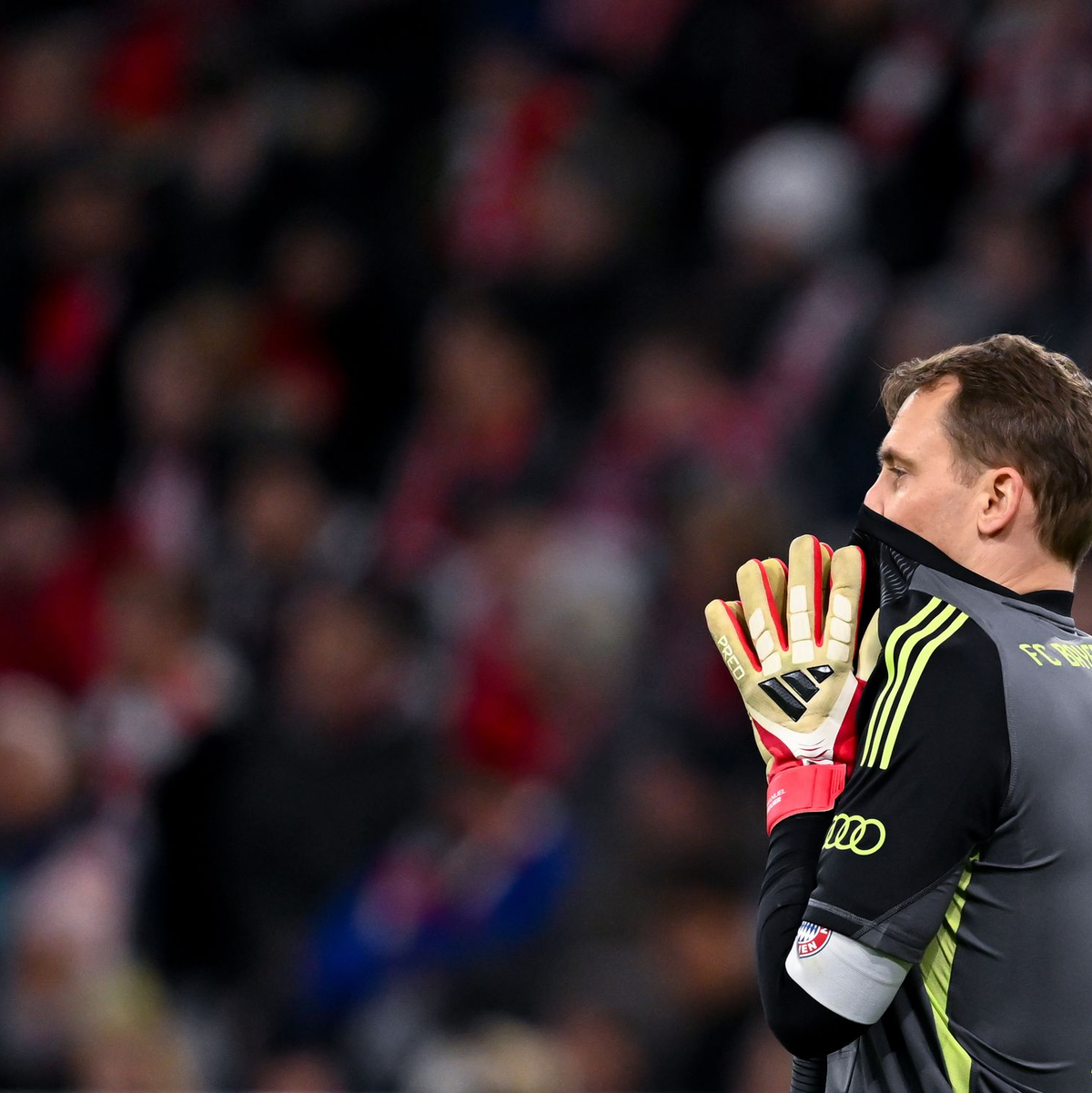 Fehlt den Bayern möglicherweise auch am Samstagabend in Dortmund: Manuel Neuer. (Archivbild) - Foto: Sven Hoppe/dpa
