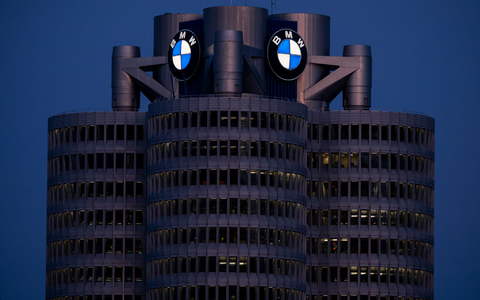 BMW ruft Hunderttausende Autos wegen Brandgefahr zurück. (Symbolbild) - Foto: Peter Kneffel/dpa