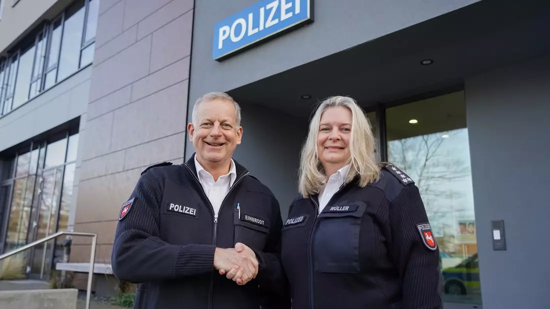 POL-H: Amtswechsel im Polizeikommissariat Laatzen: Roland Einbrodt geht in den Ruhestand - Kerstin Müller übernimmt die Leitung - Bild: presseportal.de