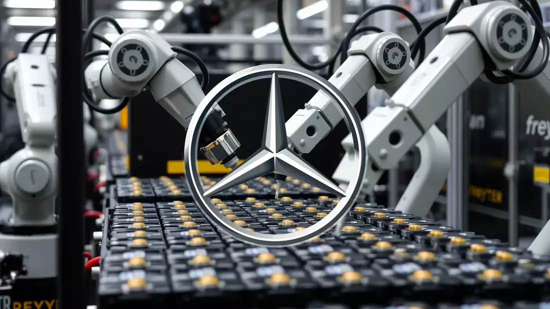 Bank of America Expands Mercedes-Benz Stake Through Complex Derivatives Illustration mit AI erstellt übermittelt durch boerse-global.de