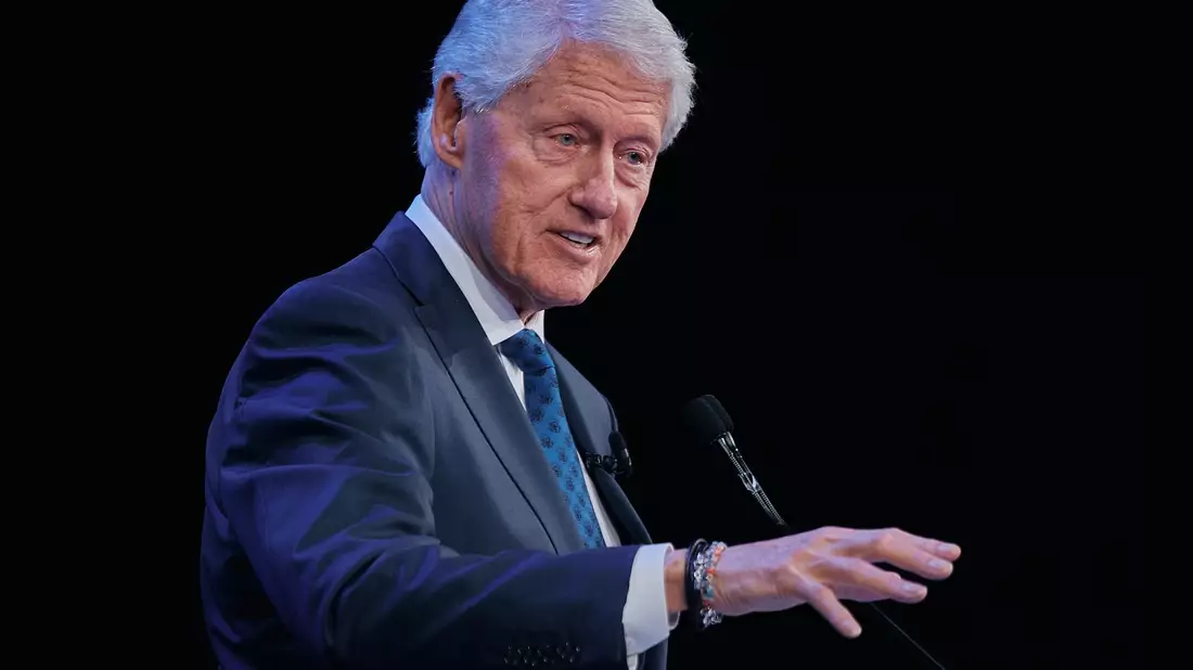 Nach der Befragung der früheren Außenministerin Hillary Clinton stellte sich nun auch ihr Mann, Ex-Präsident Bill Clinton, den Fragen des US-Parlaments zu Epstein. (Archivbild) - Bild: Andres Kudacki/FR170905 AP/dpa