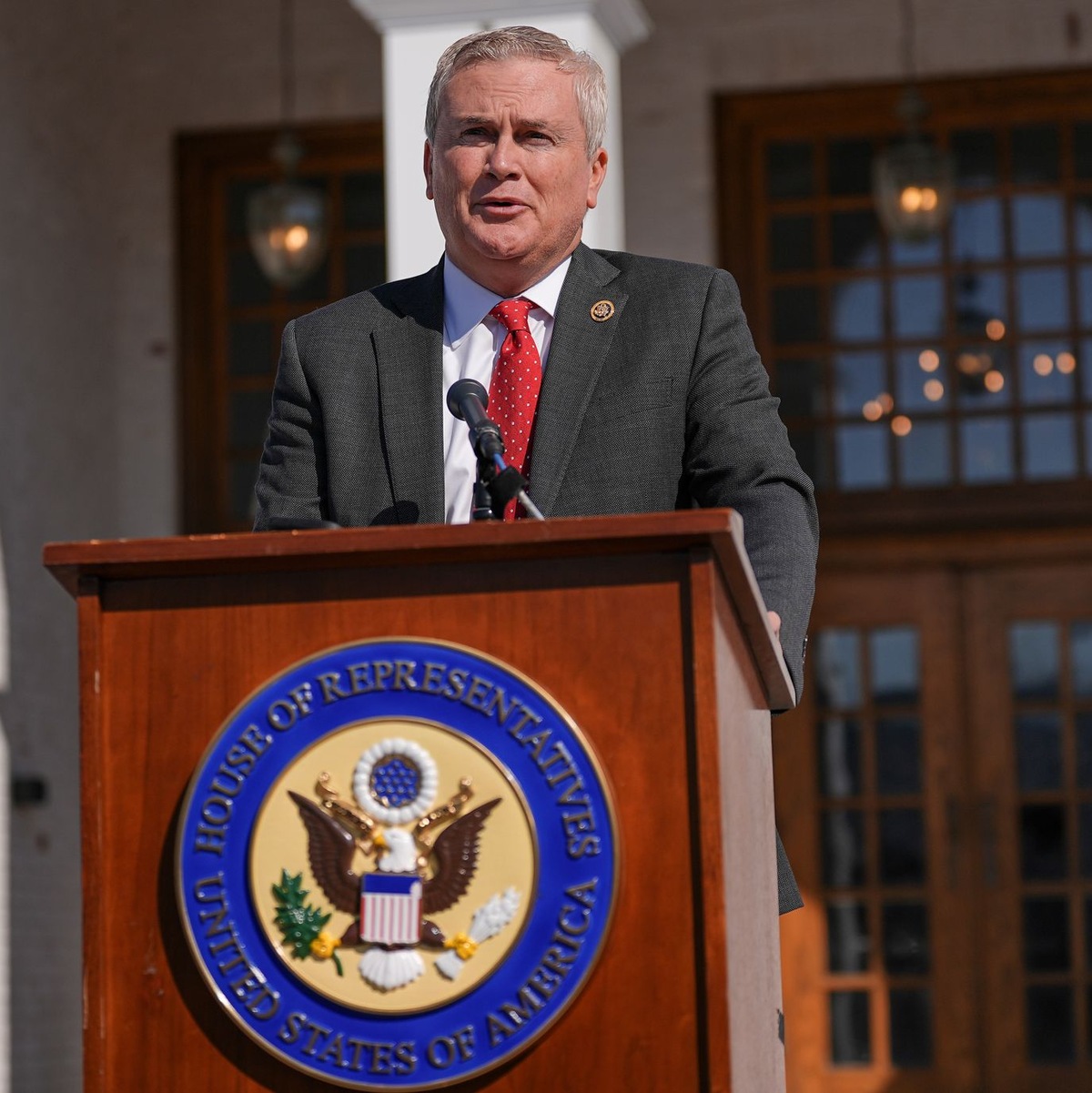 Bezeichnet die Befragung von Ex-US-Präsident Bill Clinton als «produktiv» - der Abgeordnete James Comer.  - Foto: Angelina Katsanis/AP/dpa