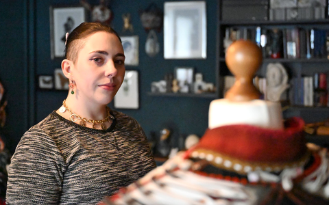 Toni hat in ihrer Jugend zum Cosplay gefunden. - Foto: Jennifer Brückner/dpa