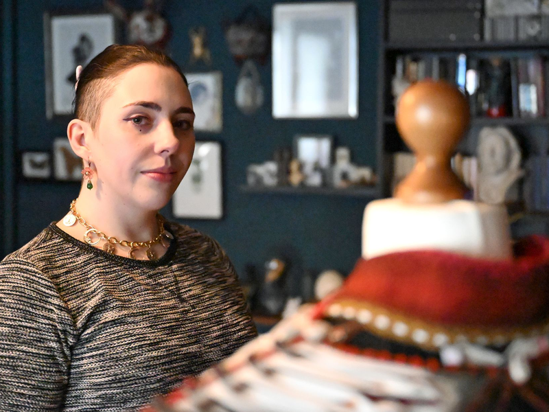 Toni hat in ihrer Jugend zum Cosplay gefunden. - Foto: Jennifer Brückner/dpa