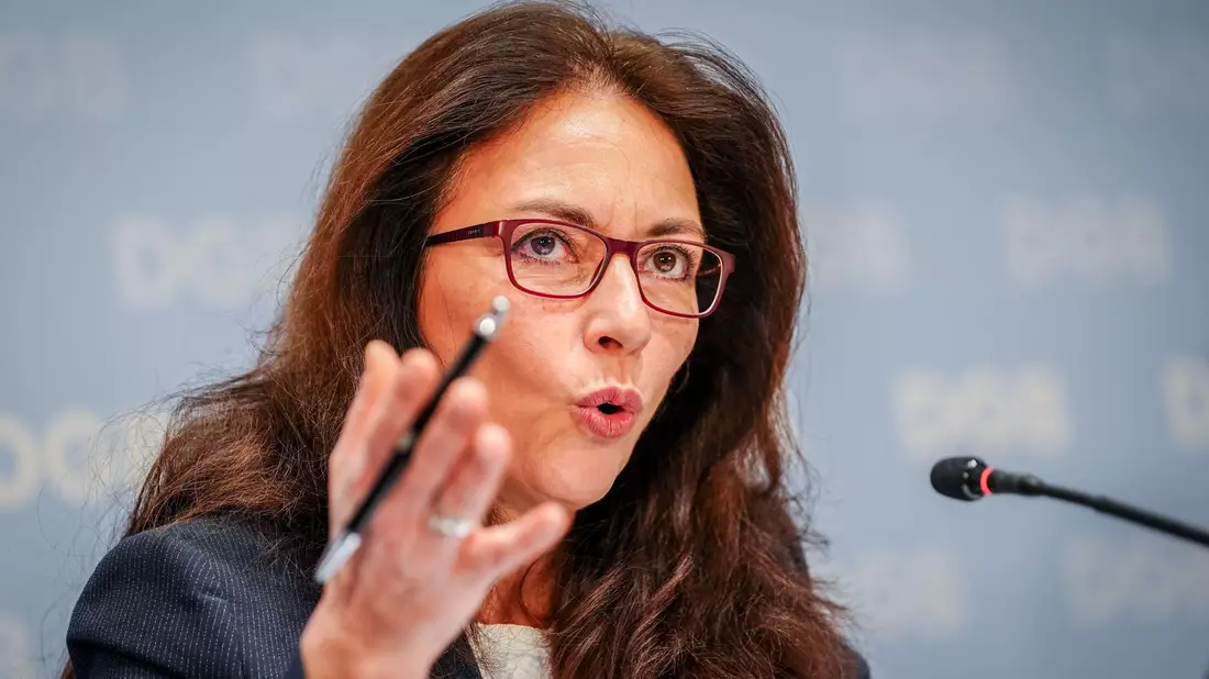 DGB-Chefin Yasmin Fahimi ruft zur Teilnahme an den Betriebsratswahlen auf. (Archivbild) - Bild: Kay Nietfeld/dpa