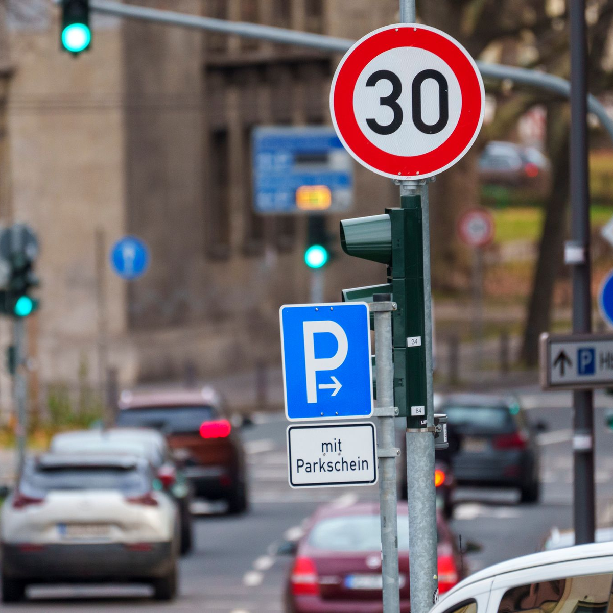 Tempo 30-Zonen wie in Mainz können den Straßenlärm reduzieren. (Archivfoto) - Foto: Andreas Arnold/dpa