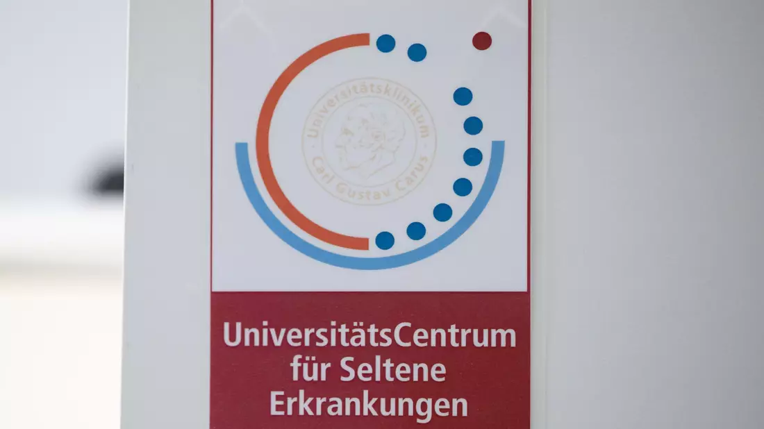 Das Universitätscentrum für Seltene Erkrankungen in Dresden hat im vergangenen Jahr rund 600 Patientinnen und Patienten behandelt. - Bild: Sebastian Kahnert/dpa