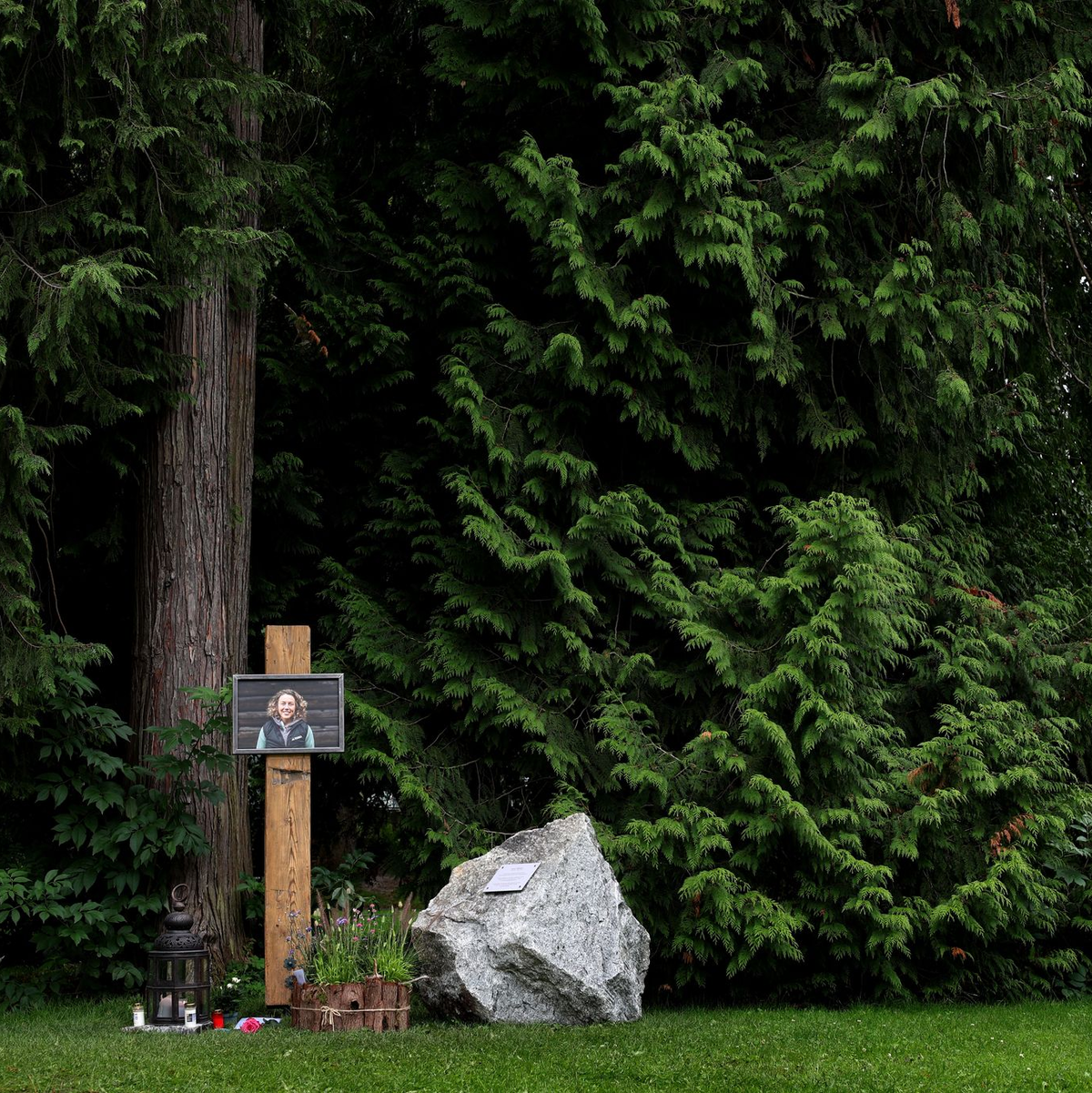 In ihrem Heimatort Garmisch-Partenkirchen gibt es eine kleine Gedenkstätte im Kurpark. (Archivbild) - Foto: Karl-Josef Hildenbrand/dpa