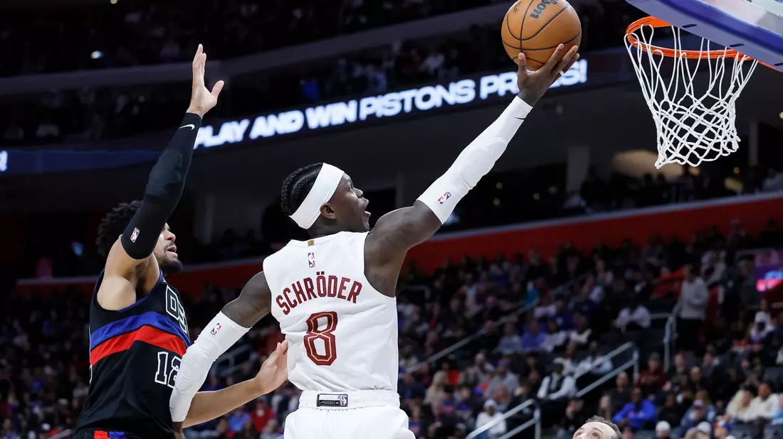 Dennis Schröder hatte gegen sein ehemaliges Team Detroit nicht seinen besten Tag. - Bild: Duane Burleson/AP/dpa