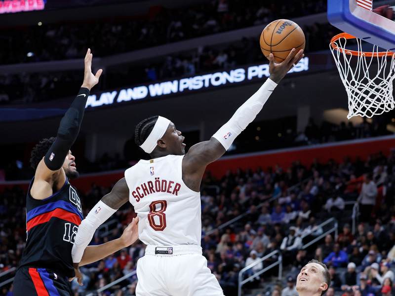 Dennis Schröder hatte gegen sein ehemaliges Team Detroit nicht seinen besten Tag. - Foto: Duane Burleson/AP/dpa