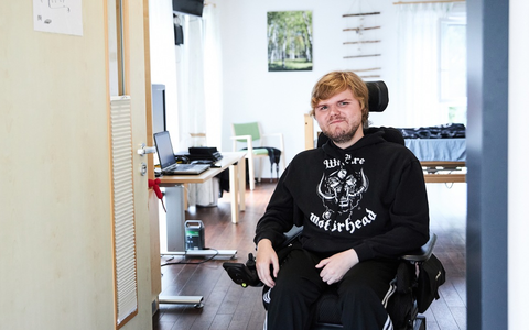 Schreib was über mich, nicht über die Krankheit - Leben mit einer seltenen Erkrankung / Ein junger Erwachsener erzählt. - Foto: presseportal.de Schreib was über mich, nicht über die Krankheit - Leben mit einer seltenen Erkrankung / Ein junger Erwachsener erzählt. - Foto: presseportal.de