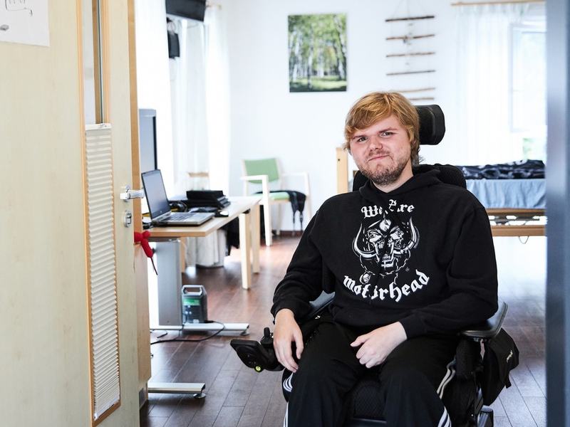 Schreib was über mich, nicht über die Krankheit - Leben mit einer seltenen Erkrankung / Ein junger Erwachsener erzählt. - Foto: presseportal.de