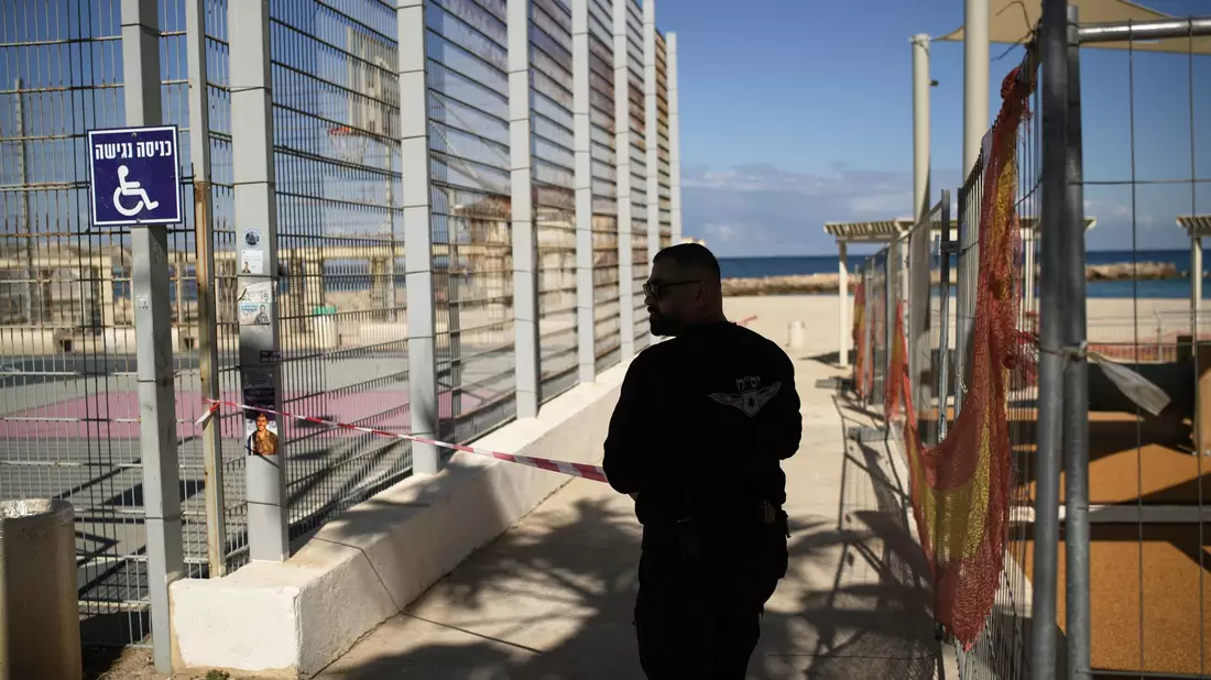 Raketenalarm in Israel. - Bild: Leo Correa/AP/dpa