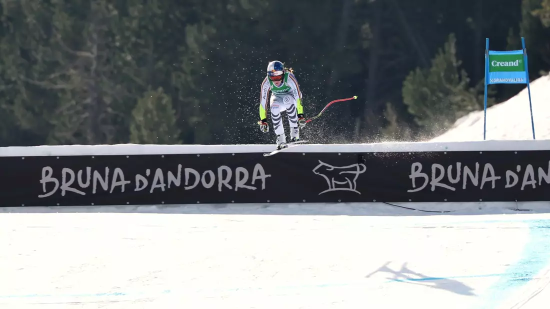 War im ersten von zwei Super-G in Andorra nicht zu schlagen: Emma Aicher. - Bild: Marco Trovati/AP/dpa