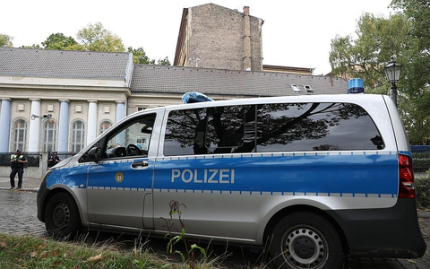 Polizei vor Synagoge (Archiv) - Foto: via dts Nachrichtenagentur