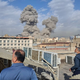 Explosionen haben die Menschen in Teheran in Panik versetzt. - Foto: Uncredited/AP/dpa