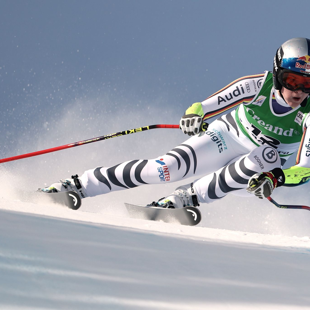 Aicher wirkt von den zwei Olympia-Medaillen beflügelt. - Foto: Gabriele Facciotti/AP/dpa