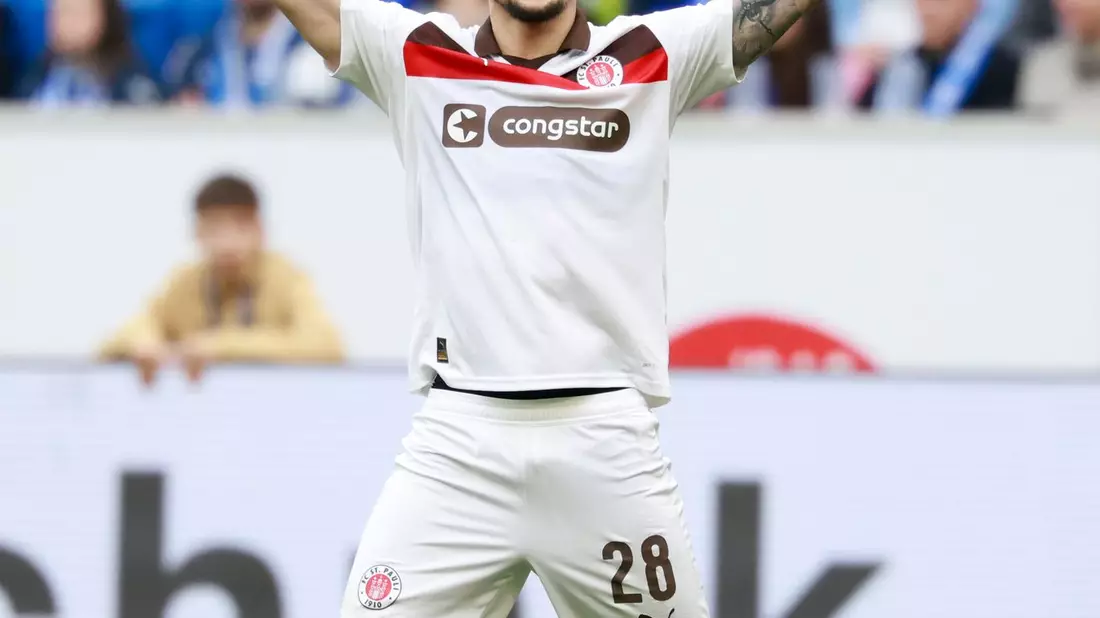 Mathias Pereira Lage jubelt nach seinem ersten Bundesliga-Tor. - Bild: Heiko Becker/dpa