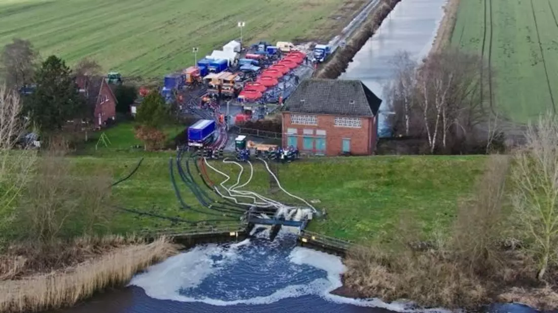 THW HH MV SH: Großübung Notschöpfen im Kreis Pinneberg erfolgreich abgeschlossen - Bild: presseportal.de