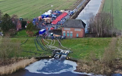 THW HH MV SH: GroĂĂŒbung Notschöpfen im Kreis Pinneberg erfolgreich abgeschlossen - Foto: presseportal.de THW HH MV SH: GroĂĂŒbung Notschöpfen im Kreis Pinneberg erfolgreich abgeschlossen - Foto: presseportal.de