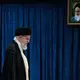 US-Präsident Donald Trump verkündet den Tod von Irans Religionsführer Ajatollah Ali Chamenei. (Archivbild) - Bild: Vahid Salemi/AP
