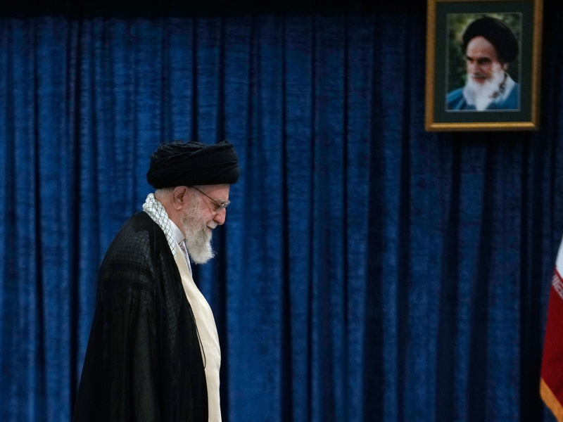 Sein Tod wird Irans politische Landschaft unwiderruflich verändern. (Archivbild) - Foto: Vahid Salemi/AP