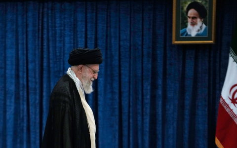 Trump verkündet Tod Chameneis (Archivbild). - Foto: Vahid Salemi/AP/dpa