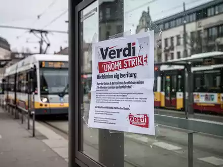 Verdi-Lahmlegung: Deutschlandweit rollen ab Freitag keine Busse und Bahnen - Foto: über boerse-global.de