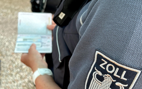 HZA-SI: Bundesweite Mindestlohnprüfung des Zoll - Der Zoll im Einsatz gegen Schwarzarbeit und illegale Beschäftigung - Foto: presseportal.de