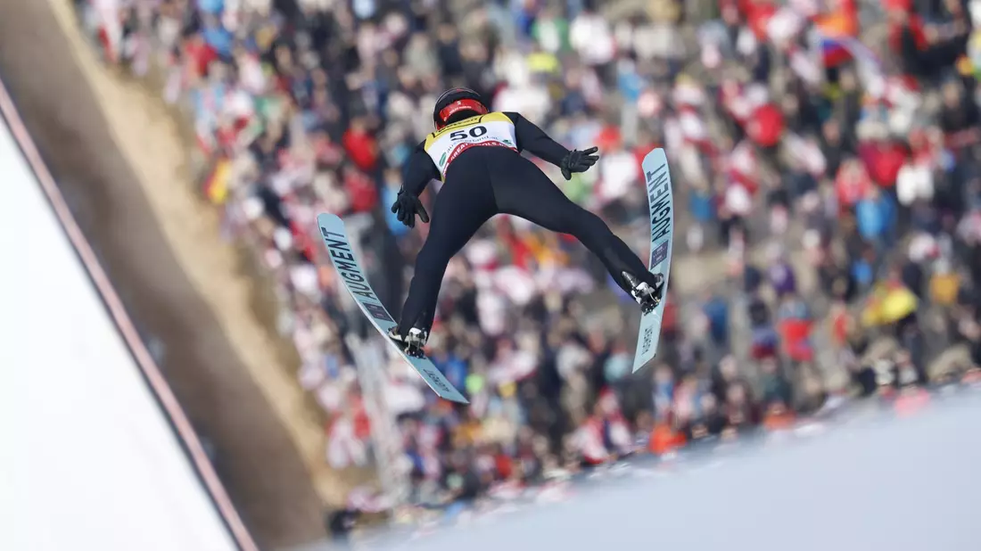 Philipp Raimund kam beim Skifliegen in Österreich nur auf Platz 16.  - Bild: Erwin Scheriau/APA/dpa