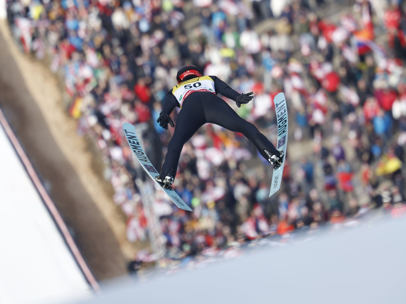Philipp Raimund kam beim Skifliegen in Österreich nur auf Platz 16.  - Foto: Erwin Scheriau/APA/dpa